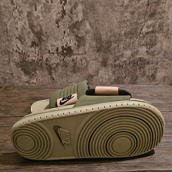 Nike slides       - Picture 5 of 5